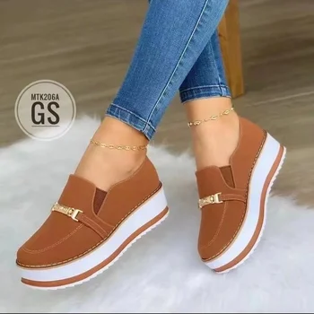 Kadın ayakkabısı 2023 Sonbahar Yeni Metal Dekorasyon Moda Slip-on Kalın Taban vulkanize ayakkabı Rahat Kanvas Yürüyüş koşu ayakkabıları