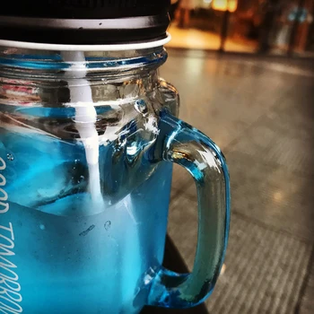 Yaratıcı Degrade Renk Cam Bardak Sevimli cam turşu kavanozu Bardak Saman ve Kapaklı Yaz Şeffaf Meyve Suyu soğuk içecek Su Şişesi