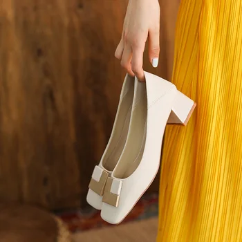 Yumuşak Deri Orta Topuk Kadın Ayakkabı Kare Toka Kalın Topuk Kadın Ayakkabı Moda Eğlence Bahar Bayan Elbise Yüksek Pompalar