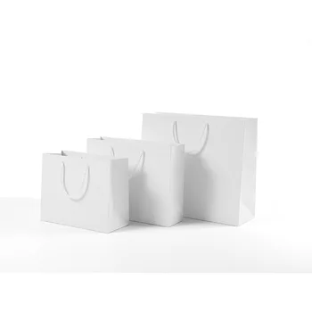 Kolları ile yeni Beyaz Kraft hediye keseleri Çok fonksiyonlu Kağıt Torbalar Geri Dönüşümlü Çevre Koruma Çantası Alışveriş Giysi Çantaları