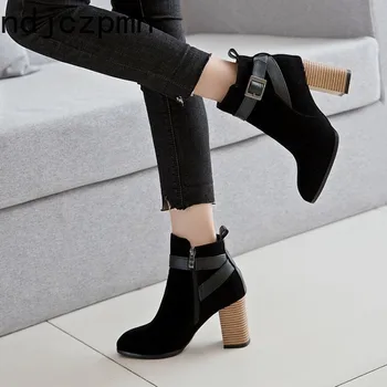 Kadın Botları Yeni kış Renk eşleştirme fermuar moda Yüksek topuk yarım çizmeler kadın ayakkabısı artı boyutu 33-50 Topuk Yüksekliği 8cm