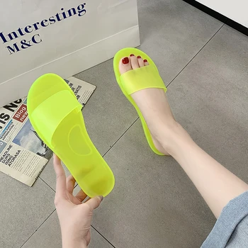 Yaz Yeni Büyük Boy Plastik kadın ayakkabısı Düz Düz Renk Moda Yuvarlak burnu açık Rahat sandaletler ve terlikler Kadın