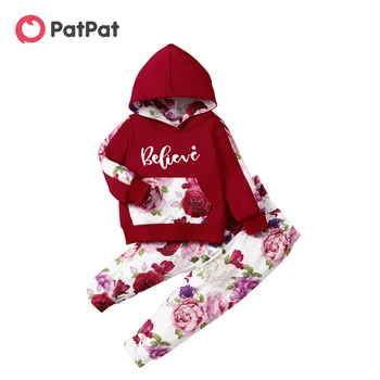 PatPat 2 parça Toddler Kız Çiçek Mektup Baskı Kırmızı Kapüşonlu Sweatshirt ve Elastik pantolon seti