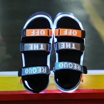 Boyutu 25-36 çocuk rahat sandalet erkek yumuşak LED ayakkabı ışıkları ile USB şarjlı Aydınlık sandalet çocuk kız parlayan ayakkabı
