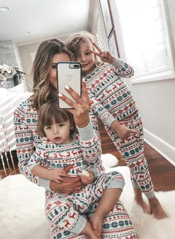 Noel aile eşleştirme kıyafetler pijama 2022 moda Noel baskı yetişkin Çocuk takım elbise bebek tulum aile Noel pijama