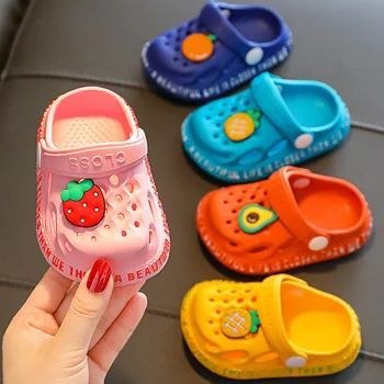 Bebek Sandalet Kız Erkek 2022 Yaz Çocuk Ayakkabıları Terlik Yumuşak kaymaz Sevimli Meyve Delik Ayakkabı Toddlers Çocuklar Plaj Sandalet